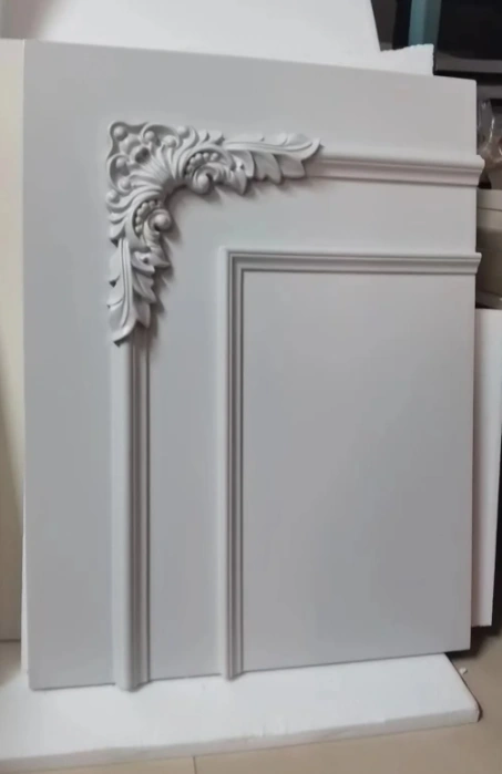 Cartouche & medallion carving