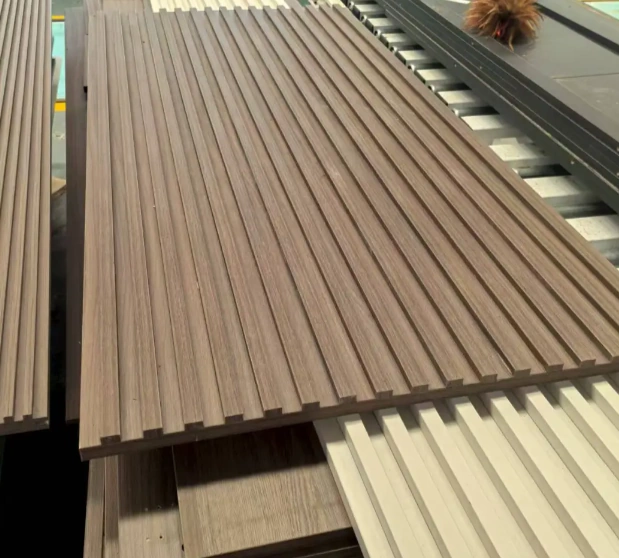 Grooved / fluted