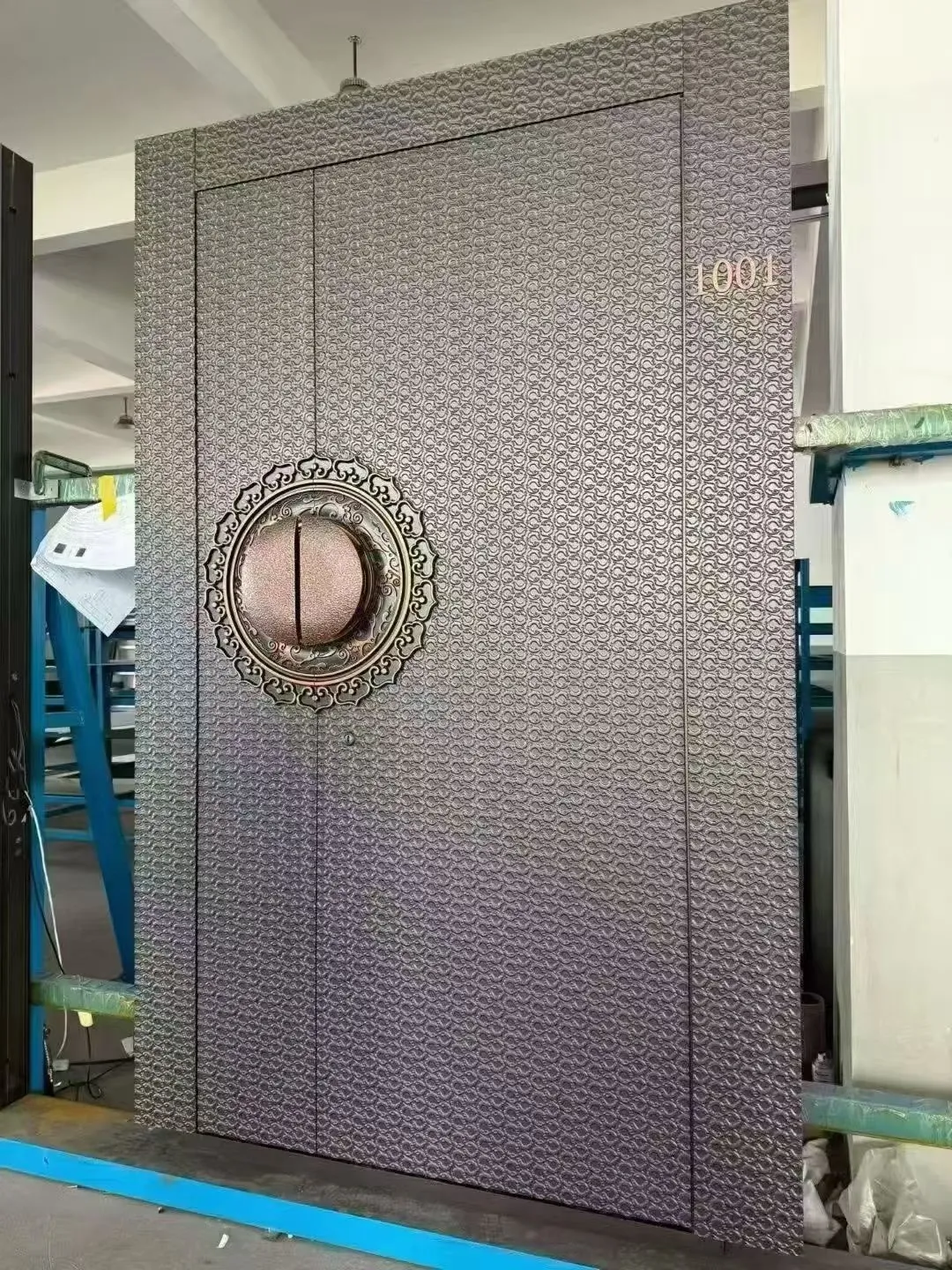 cast aluminium door with glazed panel 3