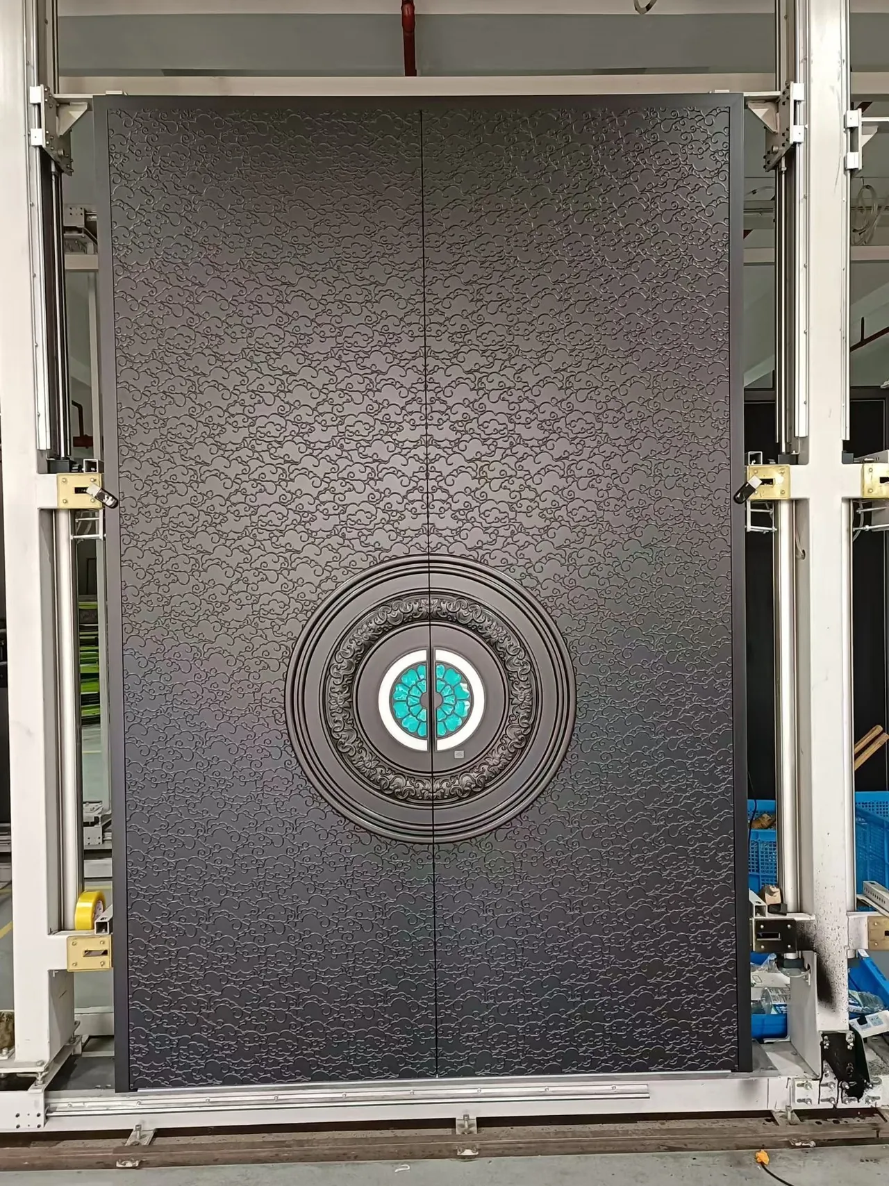 cast aluminium door with glazed panel 4