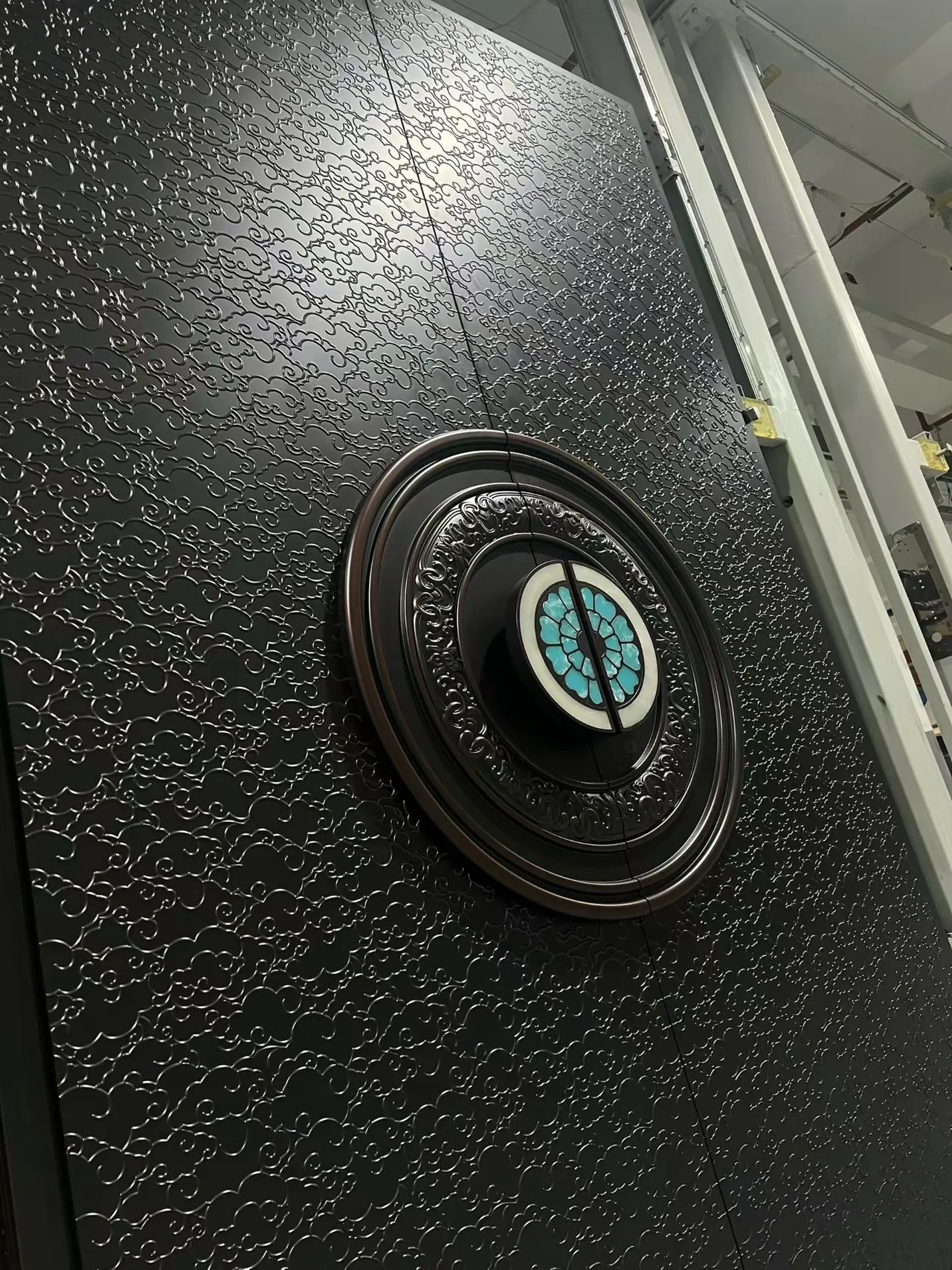 cast aluminium door with glazed panel 6