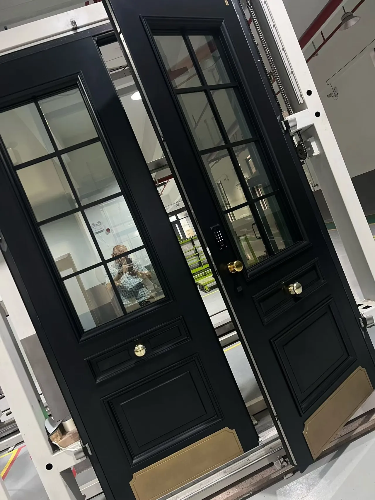 cast aluminium door with glazed panel 9