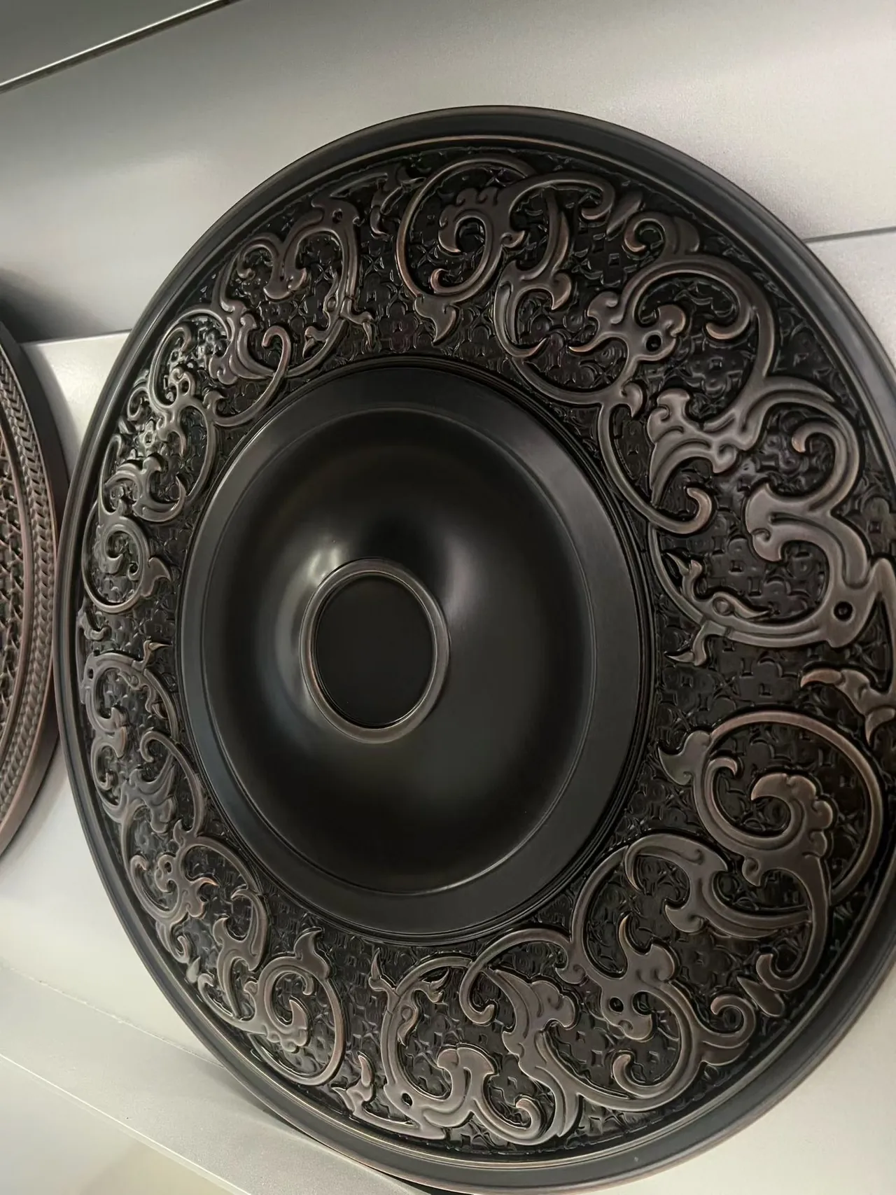cast aluminium door with rosette medallion 2