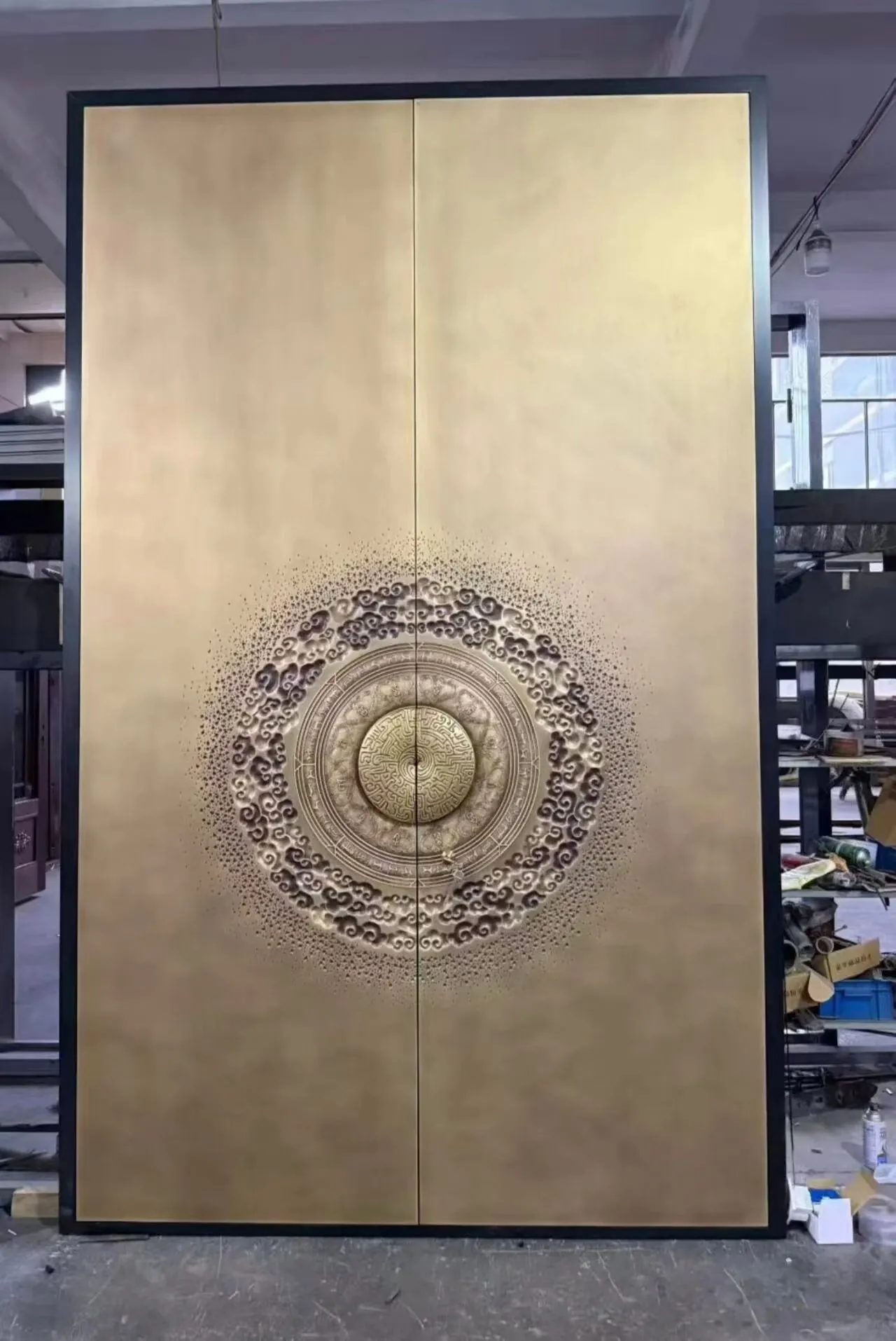 cast aluminium door with rosette medallion 13