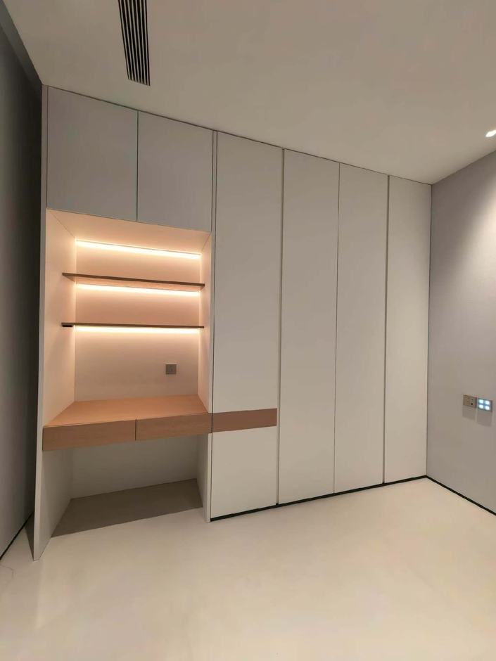 Wardrobe & study niche — integrated lighting